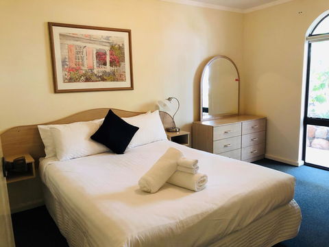 West Beach Lagoon 208 â€“ Great Value! - Sydney Tourism 2