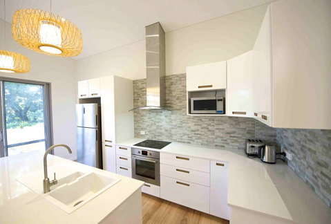 Sunny Blinco Street House - Sydney Tourism 6