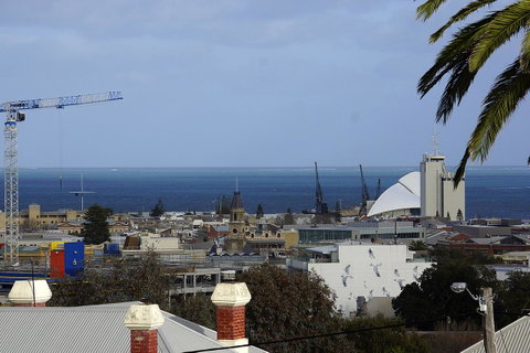 Studio 208 With Ocean Views - Sydney Tourism 22