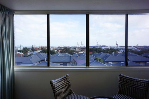 Studio 208 With Ocean Views - Sydney Tourism 17