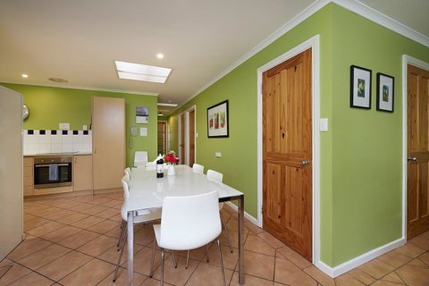 Albany Harbourside Apartments And Houses - Sydney Tourism 18