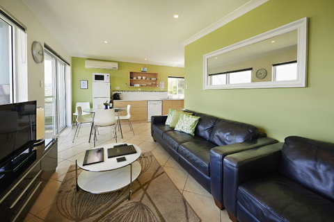 Albany Harbourside Apartments And Houses - Sydney Tourism 44