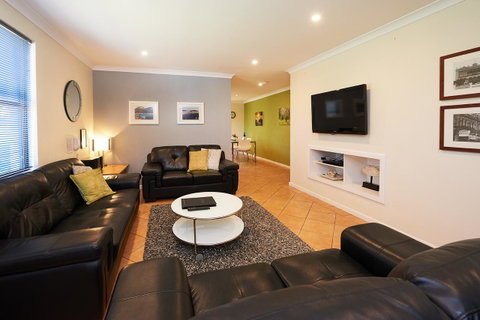 Albany Harbourside Apartments And Houses - Sydney Tourism 10