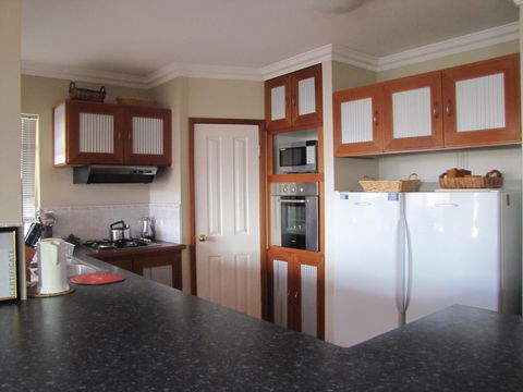 Ocean View Retreat - Sydney Tourism 3