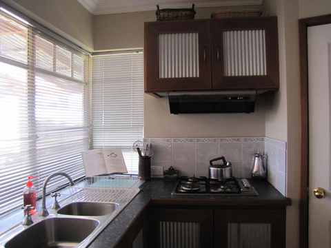 Ocean View Retreat - Sydney Tourism 8
