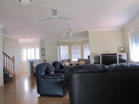 Ocean View Retreat - Sydney Tourism 34