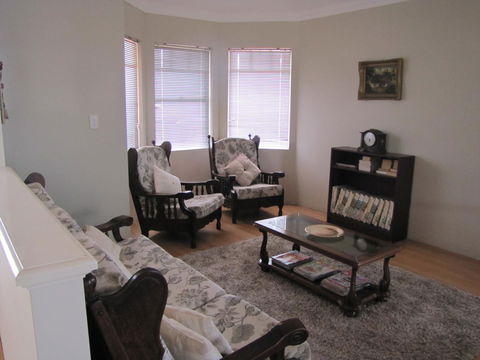 Ocean View Retreat - Sydney Tourism 4