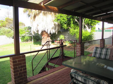 Ocean View Retreat - Sydney Tourism 25