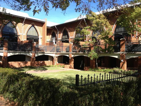 Cloisters - Sydney Tourism 18