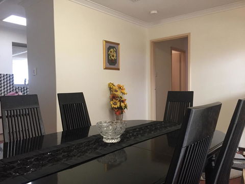 â˜… Stylish Family Home! â˜… - Sydney Tourism 7