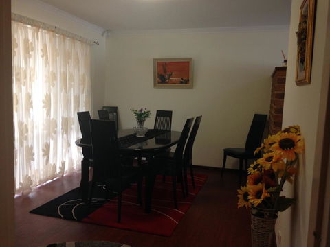 â˜… Stylish Family Home! â˜… - Sydney Tourism 8