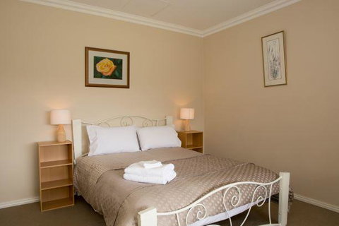 Yvonnes Rest Holiday Home - Sydney Tourism 5