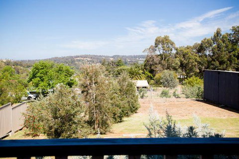 Yvonnes Rest Holiday Home - Sydney Tourism 9