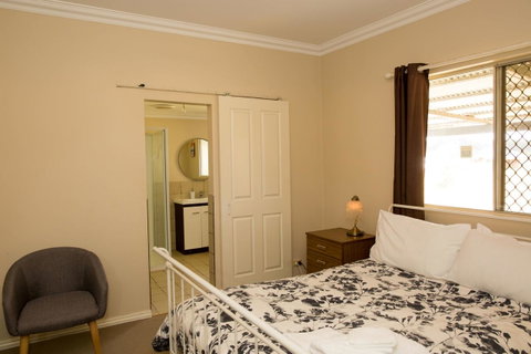 Yvonnes Rest Holiday Home - Sydney Tourism 3