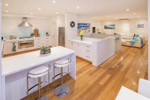 Calm Waters - Sydney Tourism 18