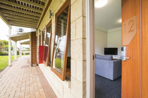 Nightcap At The Ship Inn - Sydney Tourism 20