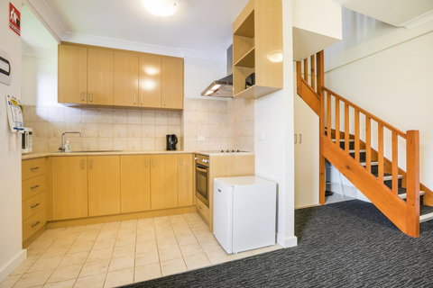 Nightcap At The Ship Inn - Sydney Tourism 24