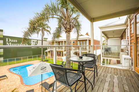 Nightcap At The Ship Inn - Sydney Tourism 2