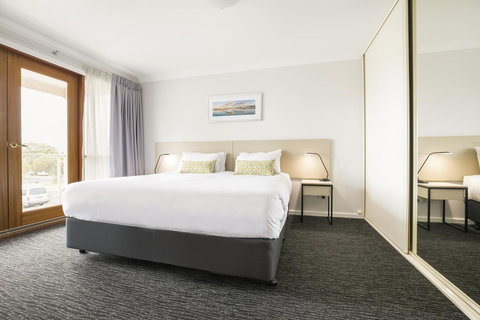 Nightcap At The Ship Inn - Sydney Tourism 17