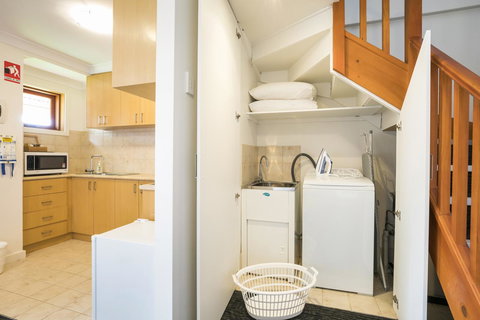 Nightcap At The Ship Inn - Sydney Tourism 21