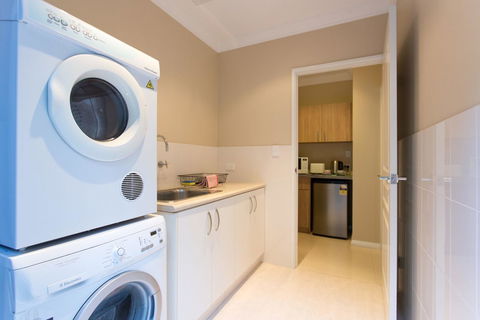 Sorrento Beach Manor - Sydney Tourism 23