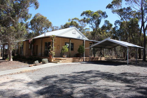 Kendenup Cottages And Lodge - Sydney Tourism 20