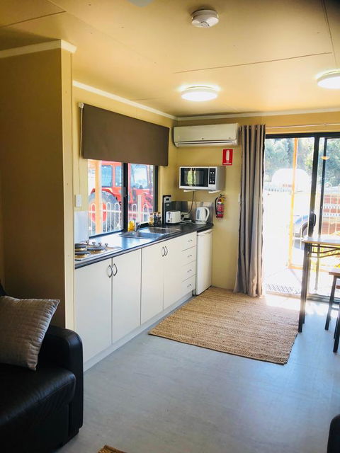 Kendenup Cottages And Lodge - Sydney Tourism 9