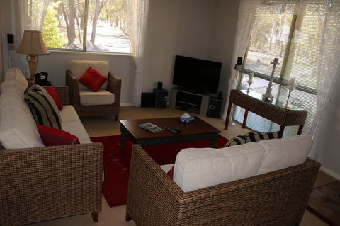 Kendenup Cottages And Lodge - Sydney Tourism 12