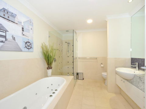 Nautilus By Rockingham Apartments - Sydney Tourism 6