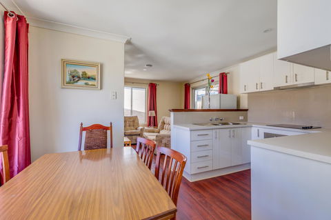Brilliant, Neat, Convenient, Family-friendly House - Sydney Tourism 3