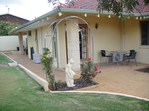 Armadale Cottage Bed & Breakfast - Sydney Tourism 35