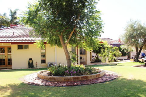 Armadale Cottage Bed & Breakfast - Sydney Tourism 38