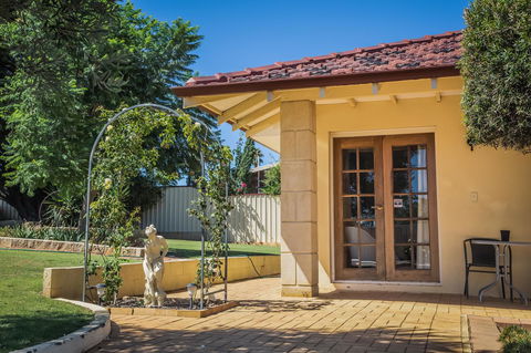 Armadale Cottage Bed & Breakfast - Sydney Tourism 36