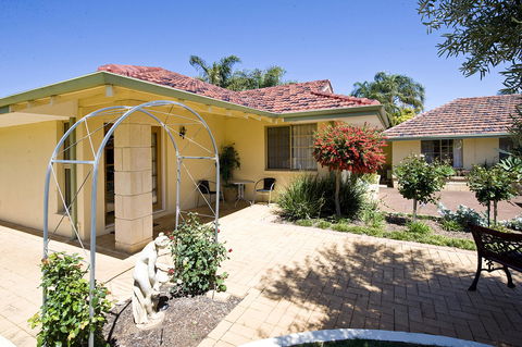 Armadale Cottage Bed & Breakfast - Sydney Tourism 41