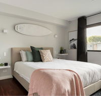 Starboard Drift - Captain  Crew - In Town Entire House for 8 - Sydney Tourism