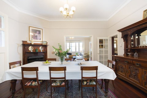 Historic Oakhill House Entire Estate - Sydney Tourism 14