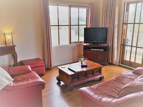 Balingup Highview Chalets - Sydney Tourism 7