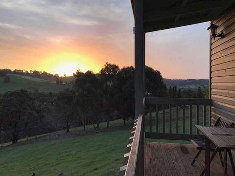 Balingup Highview Chalets - Sydney Tourism 11
