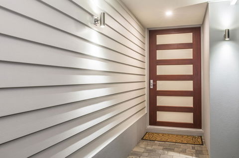 15 Cabot Close - Sydney Tourism 1