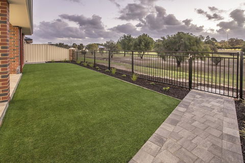 15 Cabot Close - Sydney Tourism 24
