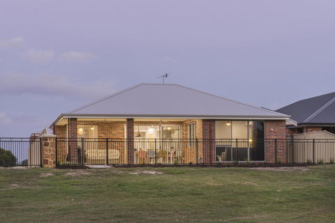15 Cabot Close - Sydney Tourism 23