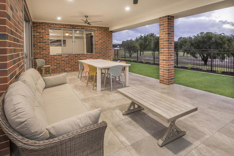 15 Cabot Close - Sydney Tourism 21