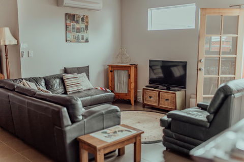 Bluebird Cottage - Sydney Tourism 18