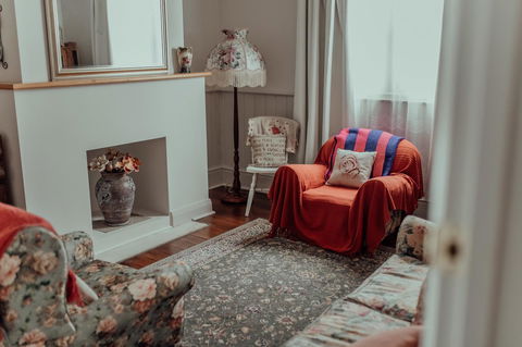 Bluebird Cottage - Sydney Tourism 9
