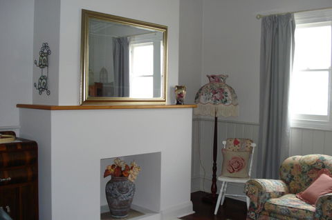 Bluebird Cottage - Sydney Tourism 8