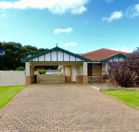 Silver Gull Family Retreat - Sydney Tourism