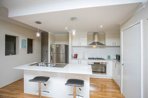 Indian Ocean Retreat - Sydney Tourism 23