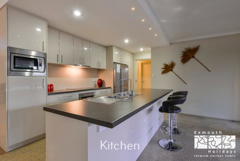 13 Learmonth Street - Close To Town Centre - Sydney Tourism 3