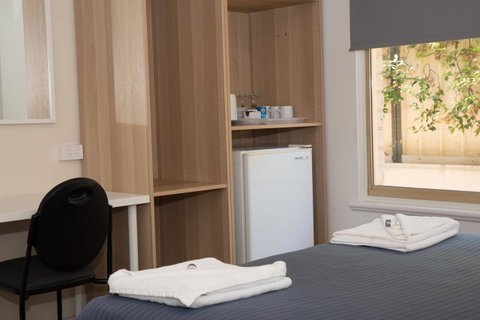 Jurien Bay Hotel Motel - Sydney Tourism 2
