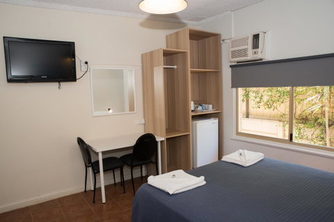 Jurien Bay Hotel Motel - Sydney Tourism 1